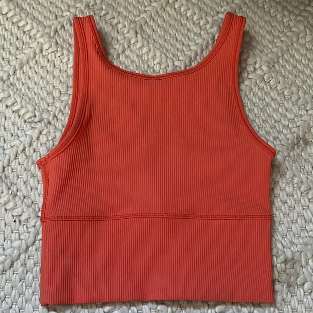 PERFECT CONDITION LULULEMON TOP - Picture 2 of 3